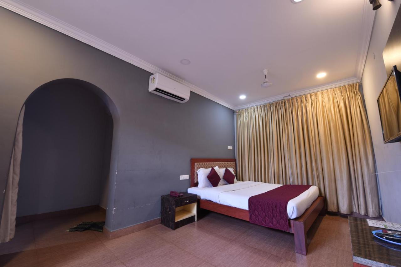 King Park Hotel Pondicherry Exterior foto