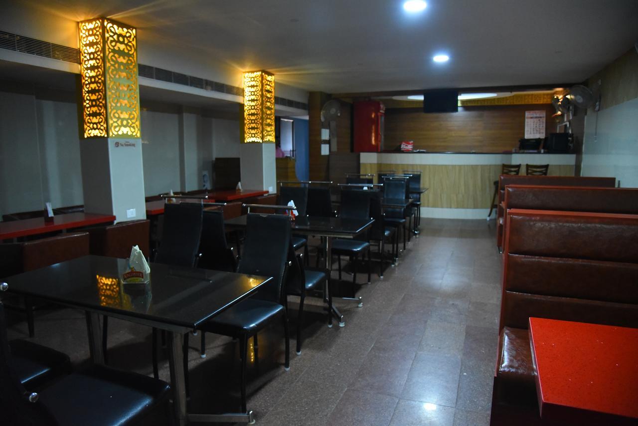 King Park Hotel Pondicherry Exterior foto
