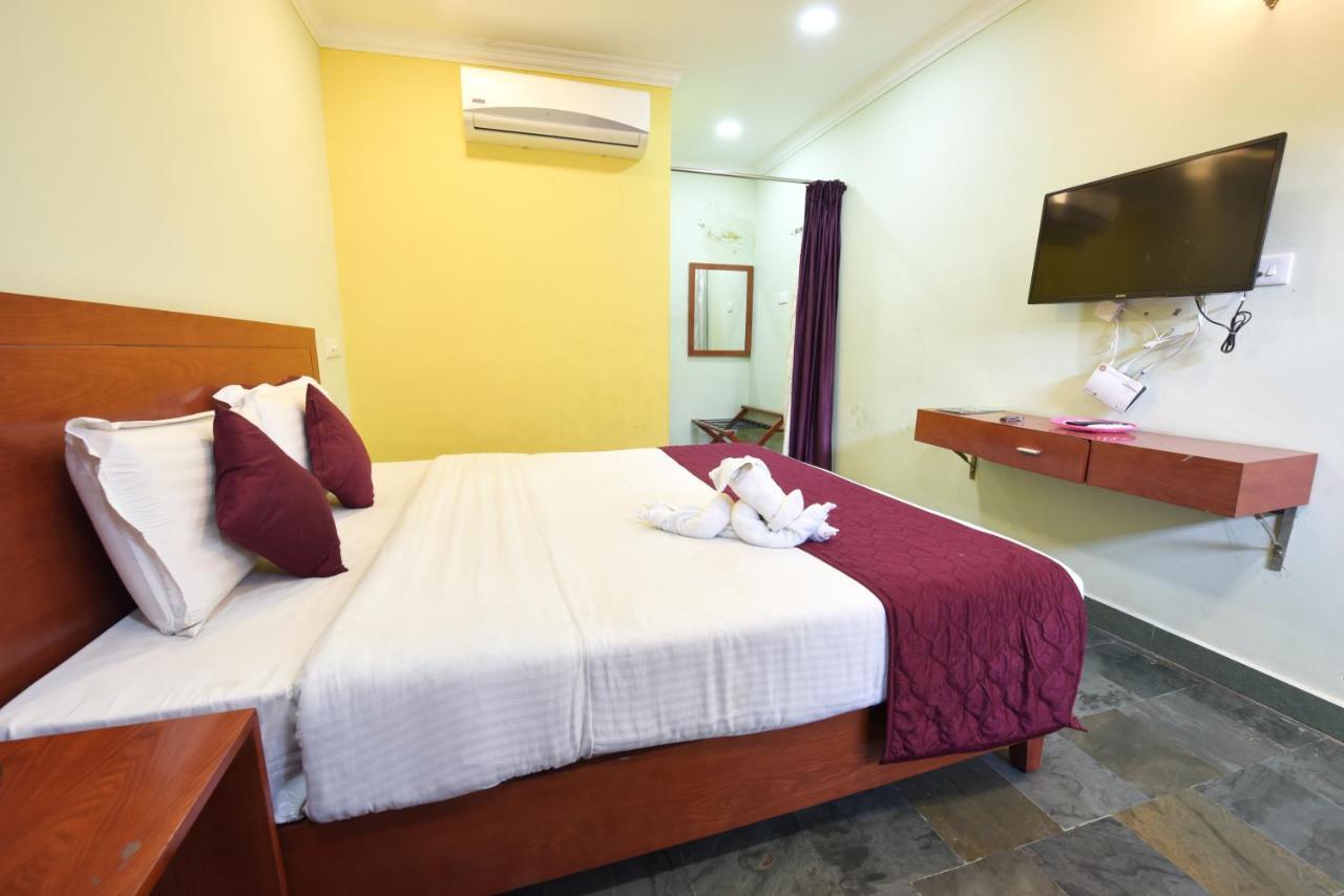 King Park Hotel Pondicherry Exterior foto