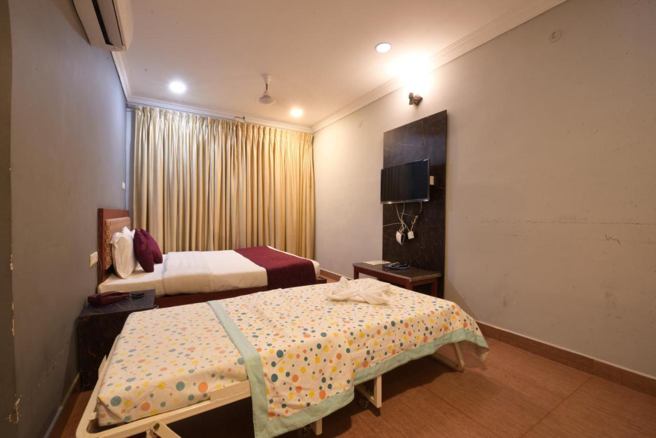 King Park Hotel Pondicherry Exterior foto