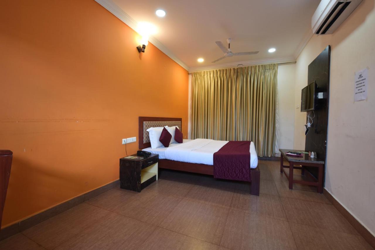 King Park Hotel Pondicherry Exterior foto