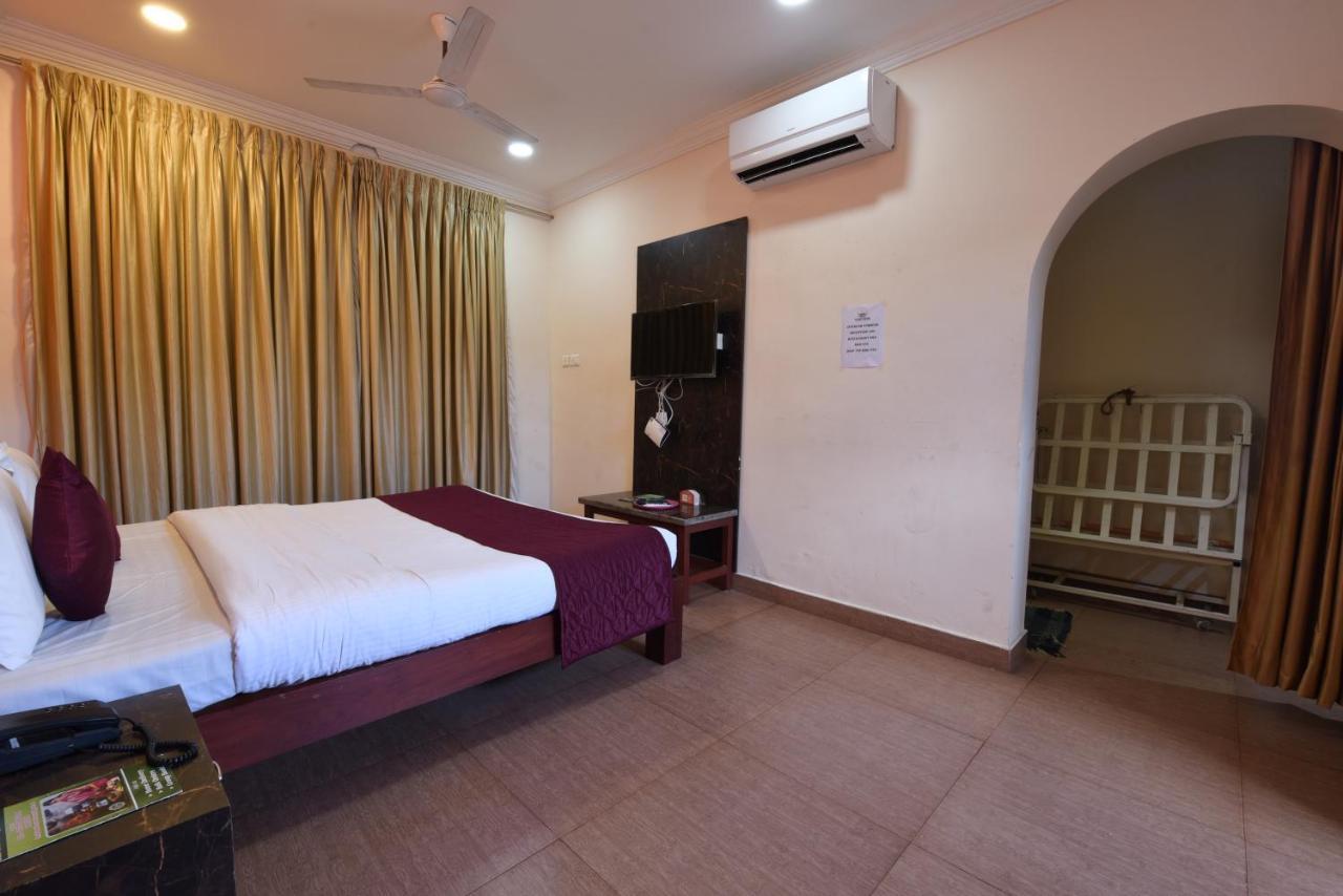 King Park Hotel Pondicherry Exterior foto